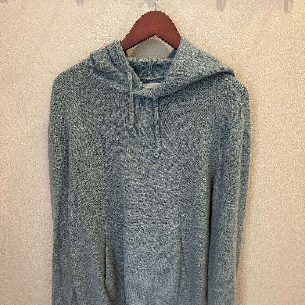 Mens Everlane The Felted Merino Hoodie.  Color:  Light Blue.  Size:  Large